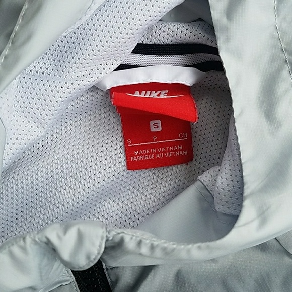 Boys/ Girls Nike Windbreaker - Picture 3 of 5